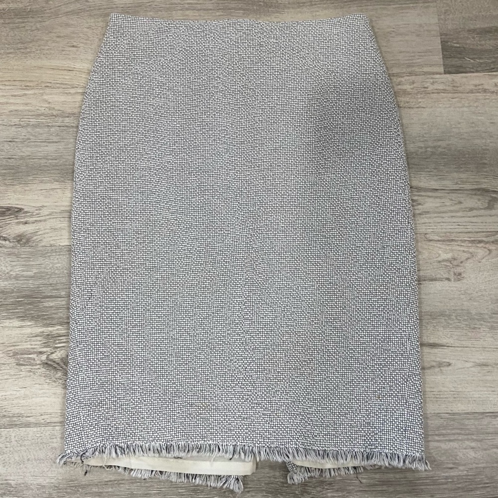 Ann Taylor White and Gray Design Pencil Skirt